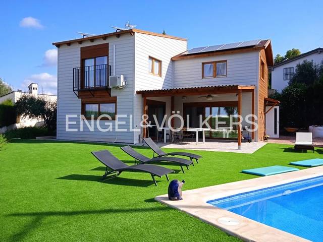 Casa-chalet en Alquiler en San Antonio de Benagéber