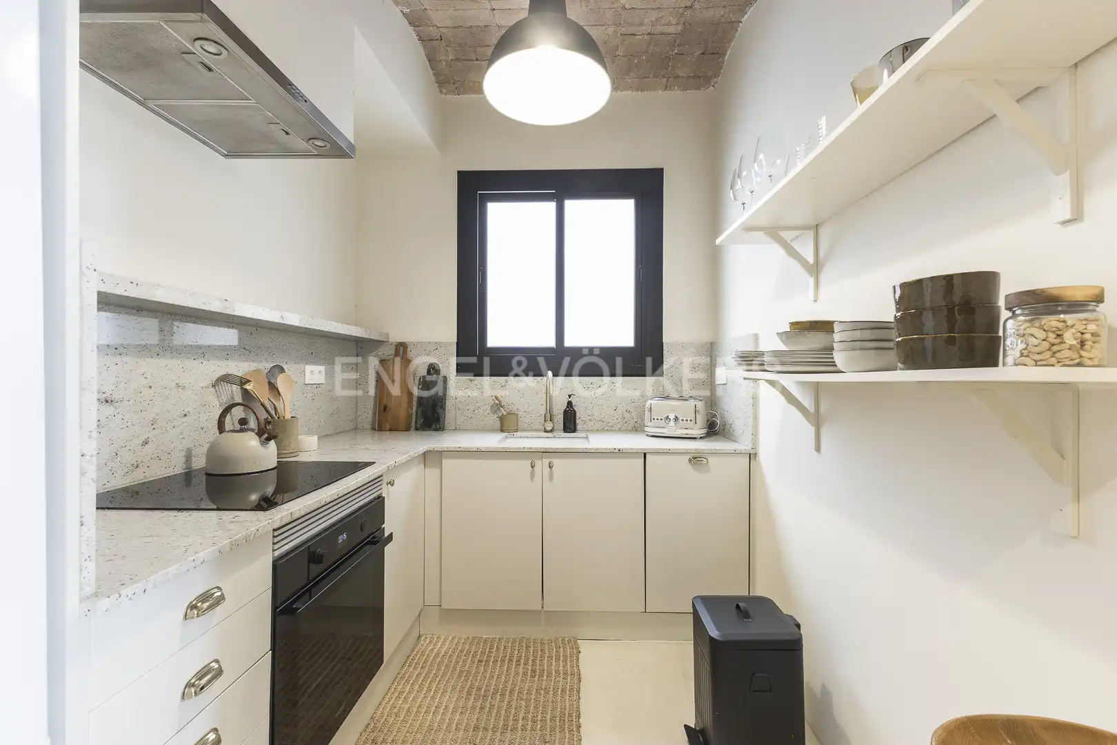 Kitchen of Flat for rent in Barcelona  with Air Conditioner, Heating and Balcony