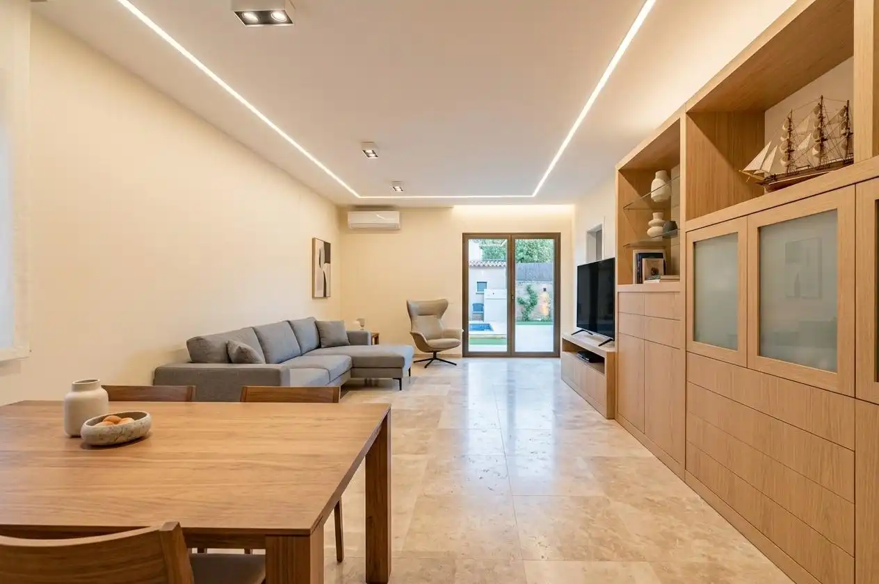 Sala de estar de Casa o chalet en venta en Sant Cugat del Vallès con Aire acondicionado, Calefacción y Jardín privado