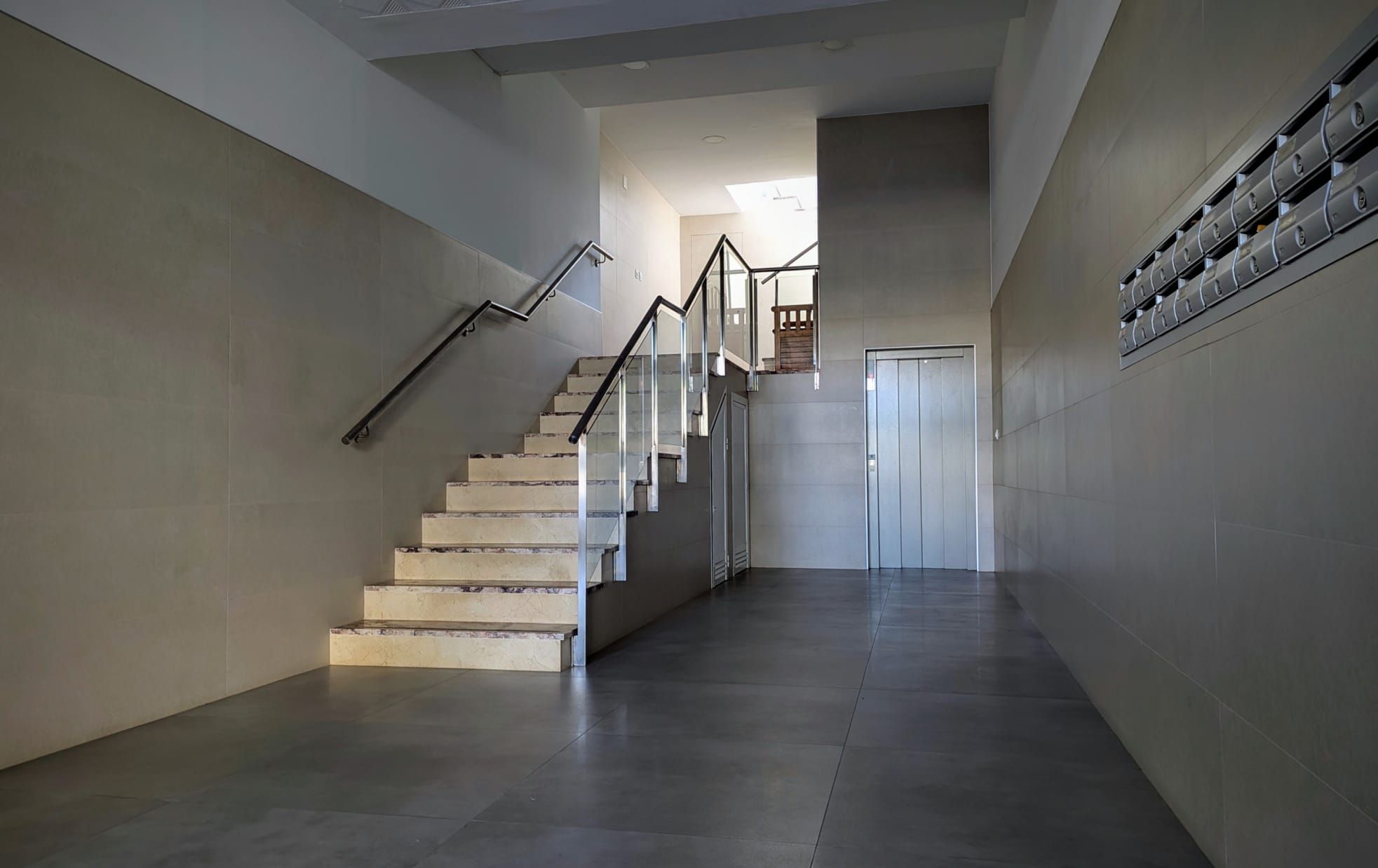 Apartament en venda en  Sevilla Capital amb Terrassa i Alarma