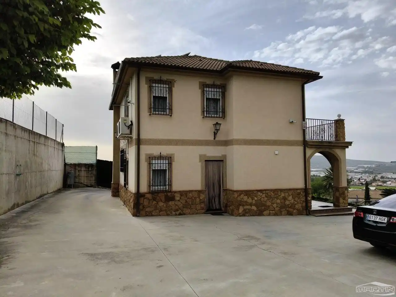 Vista exterior de Casa o xalet en venda en Lucena amb Aire condicionat, Terrassa i Piscina