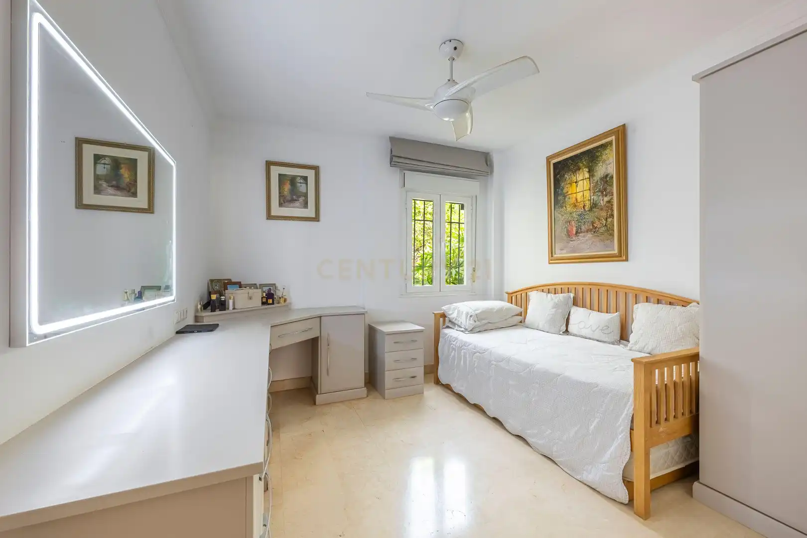 Habitación de Apartamento en venta en Marbella con Aire acondicionado, Jardín privado y Trastero