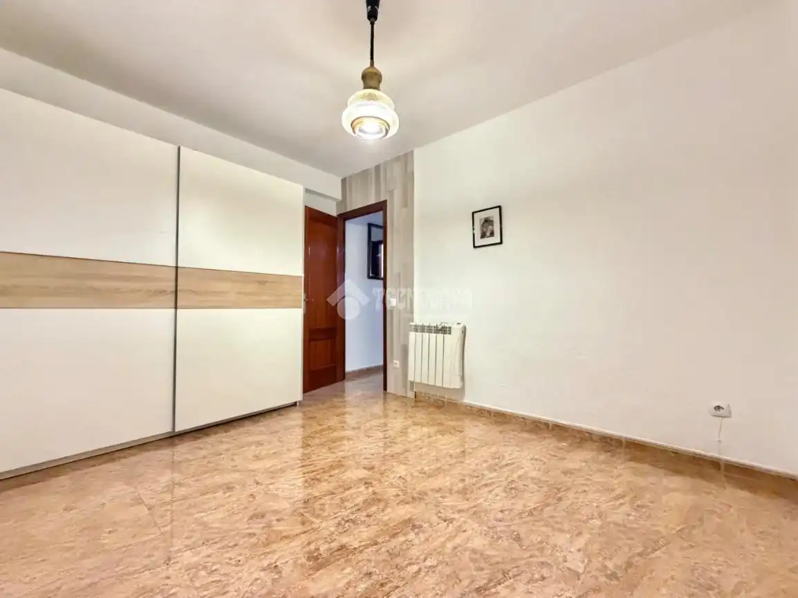 Schlafzimmer von Wohnung zum Verkauf in Alcalá de Henares