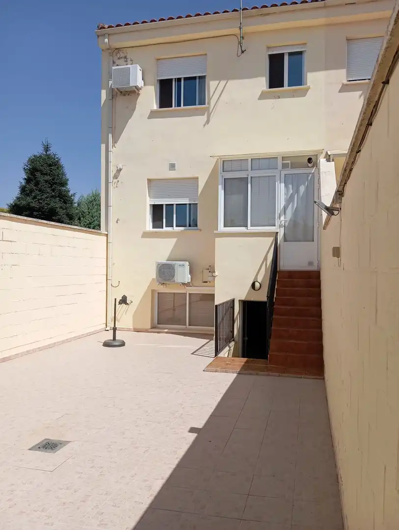 Vista exterior de Casa o chalet en venta en Torralba de Calatrava con Aire acondicionado, Calefacción y Trastero