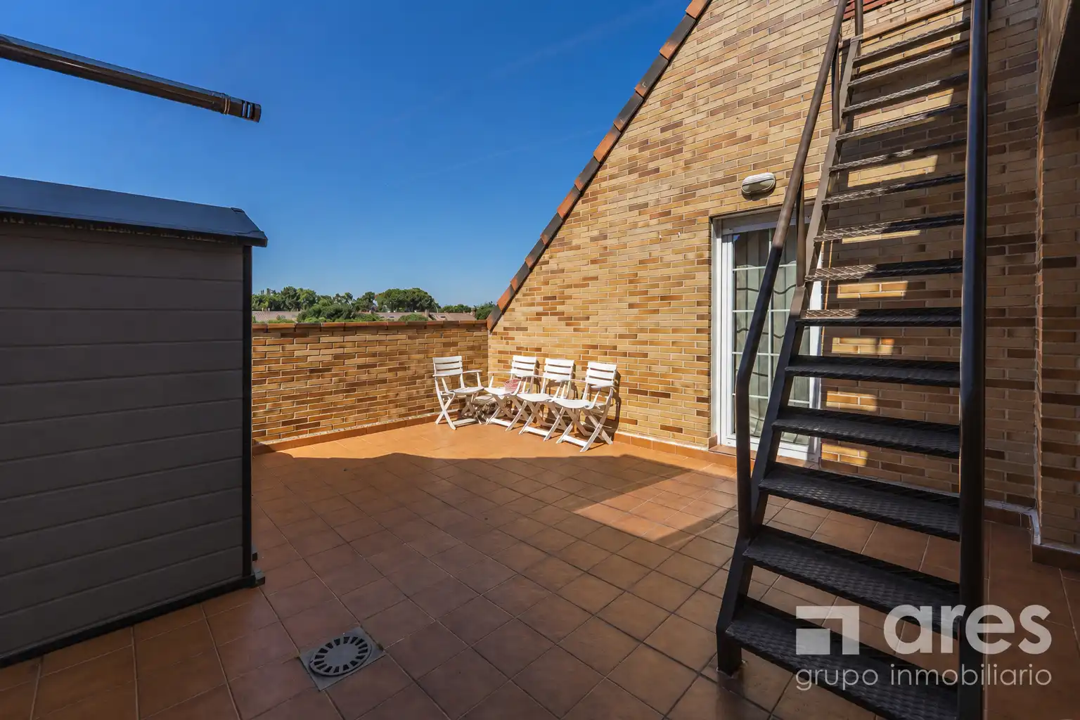 Terrassa de Casa o xalet en venda en Las Rozas de Madrid amb Aire condicionat, Calefacció i Jardí privat