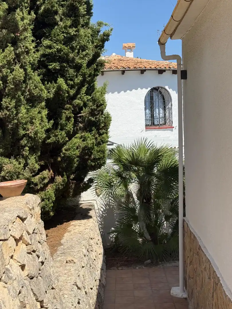 Vista exterior de Casa o xalet en venda en Benissa amb Aire condicionat, Calefacció i Jardí privat