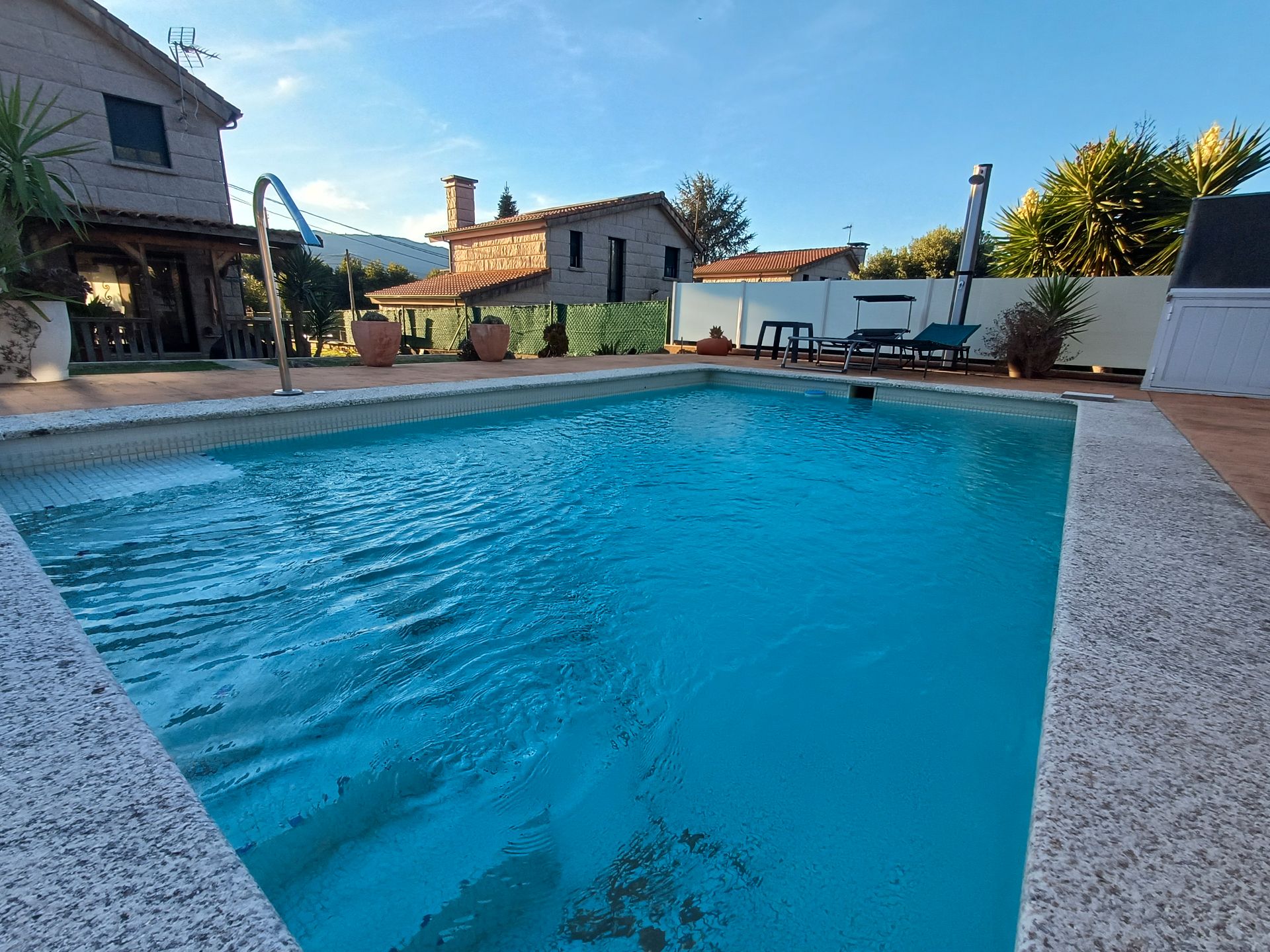 Piscina de Casa o xalet en venda en Ponteareas amb Calefacció, Jardí privat i Terrassa