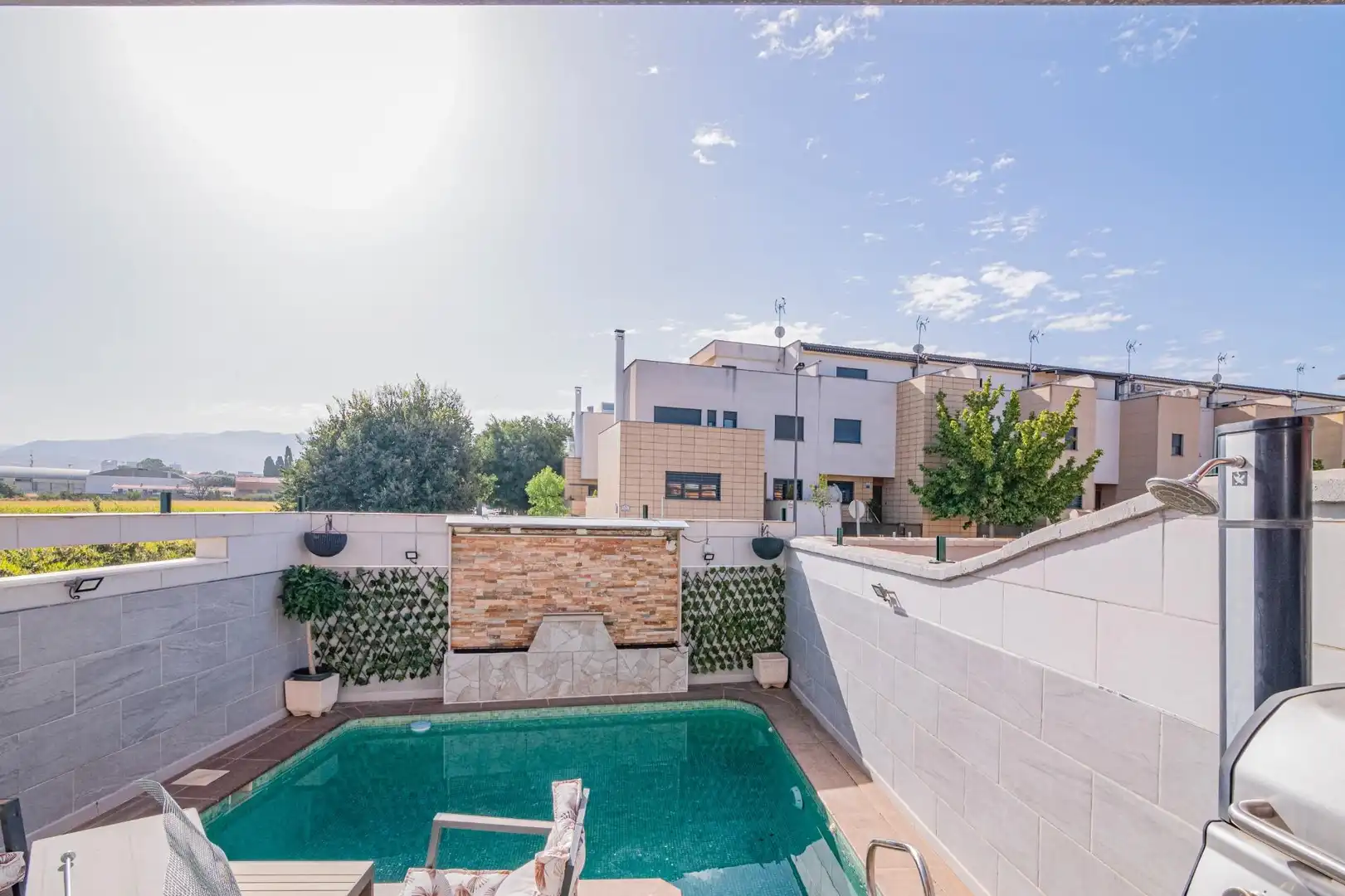 Piscina de Casa adosada en venda en Armilla amb Aire condicionat, Calefacció i Terrassa