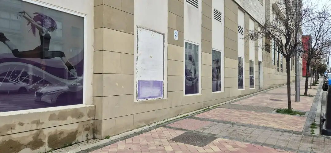 Exterior view of Commercial properties for rent in Madrid  with Air Conditioner