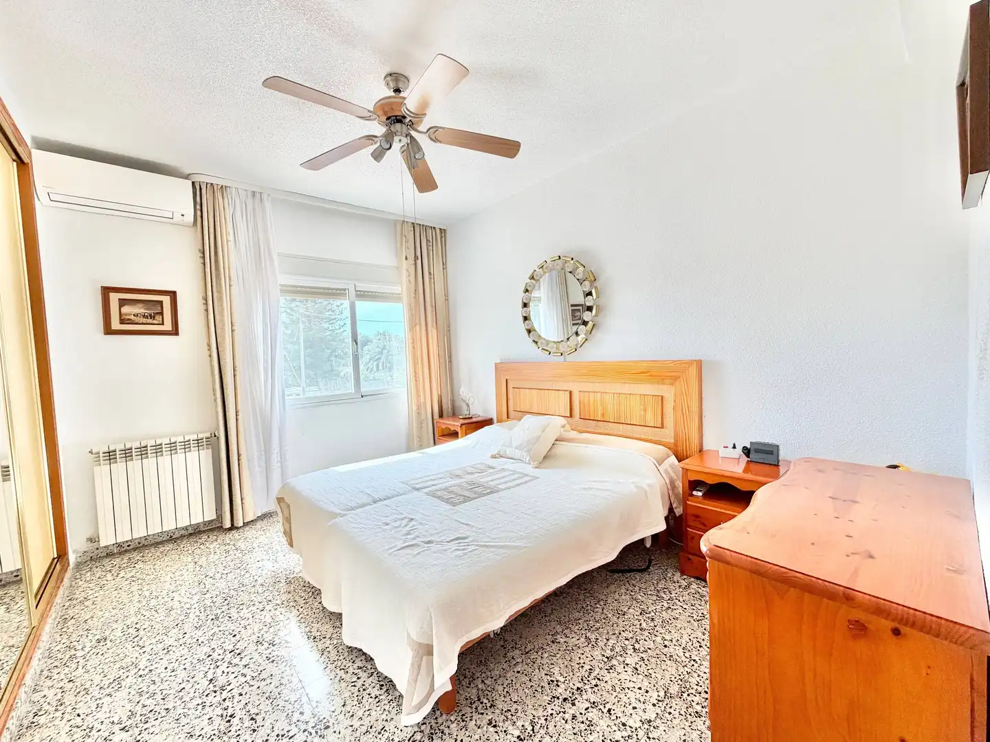 Bedroom of Houses for sale in El Campello  with Swimming Pool
