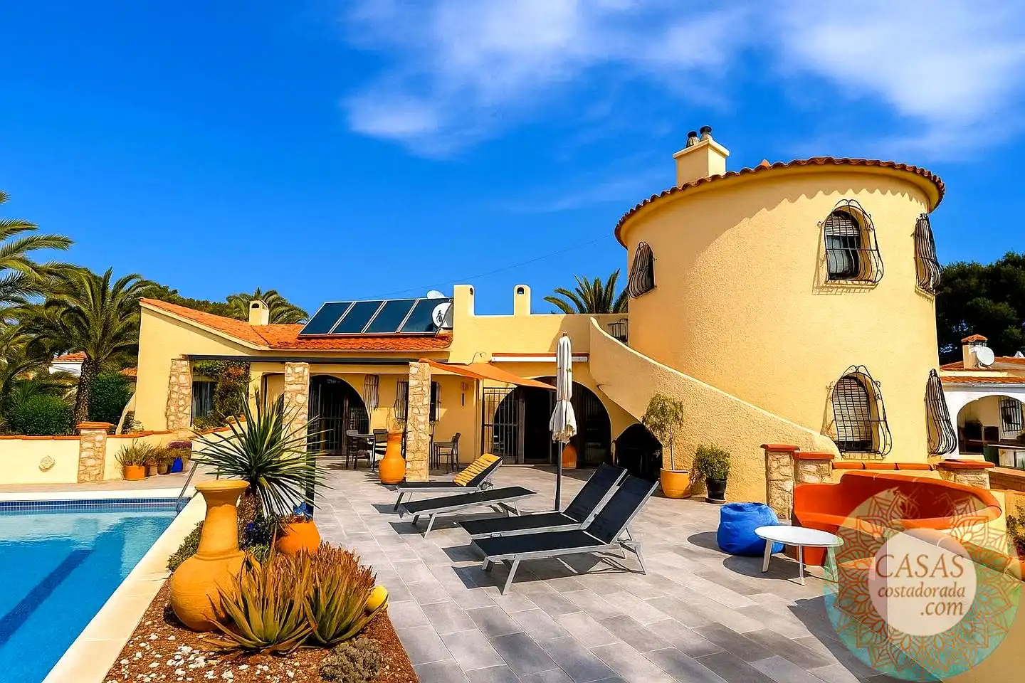 House with pool for sale in Les Tres Cales