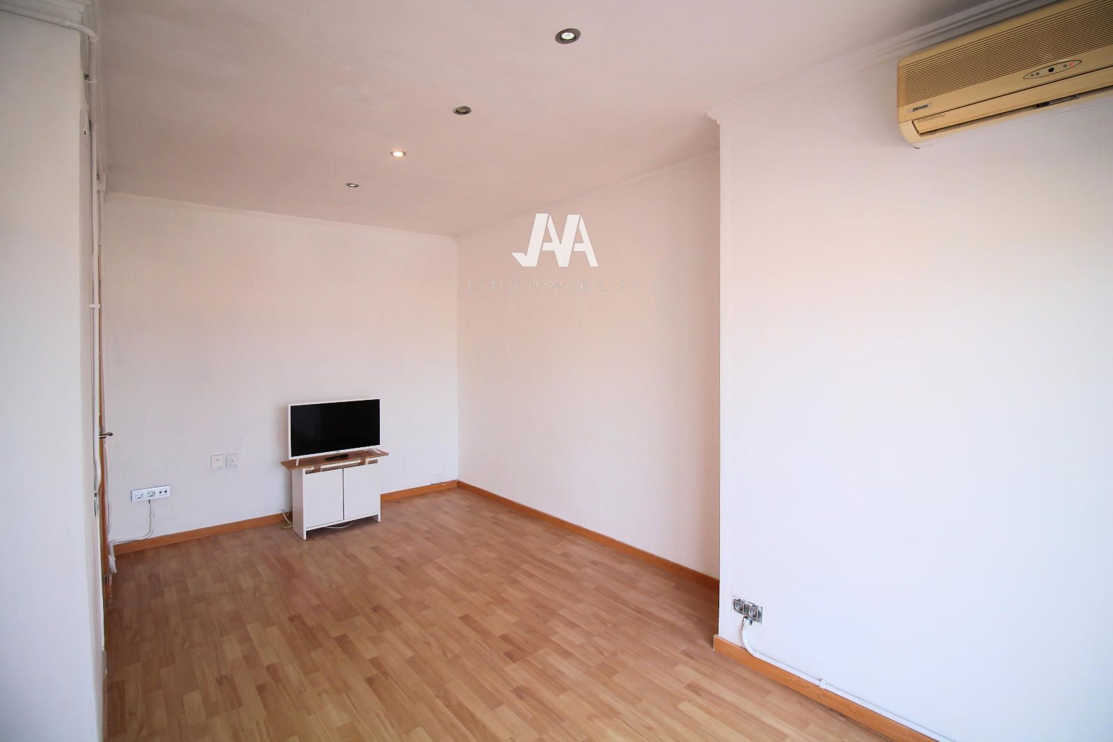 Attic for sale in El Poble Sec