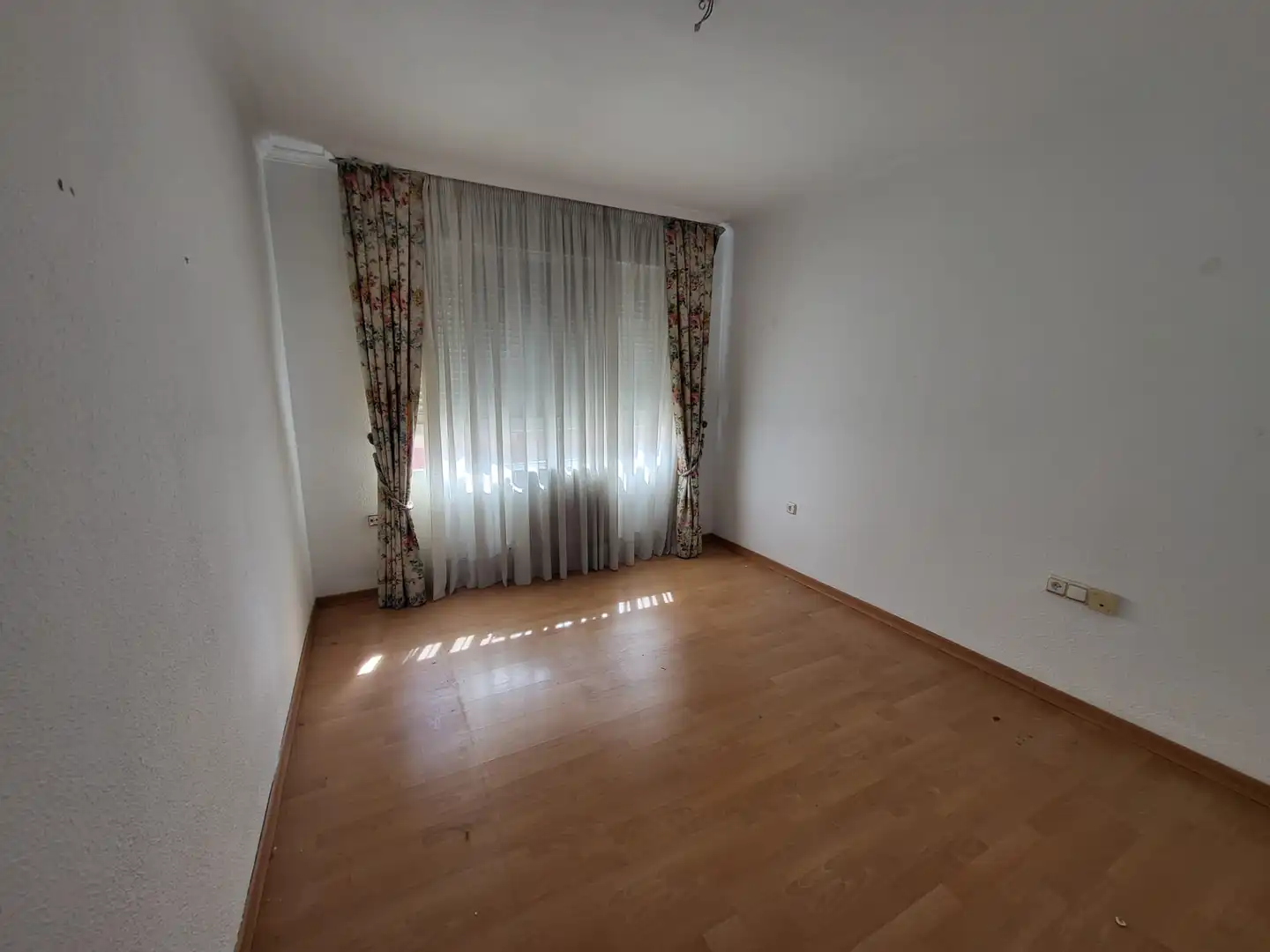 Schlafzimmer von Wohnung zur Miete in Badajoz mit Klimaanlage und Heizung