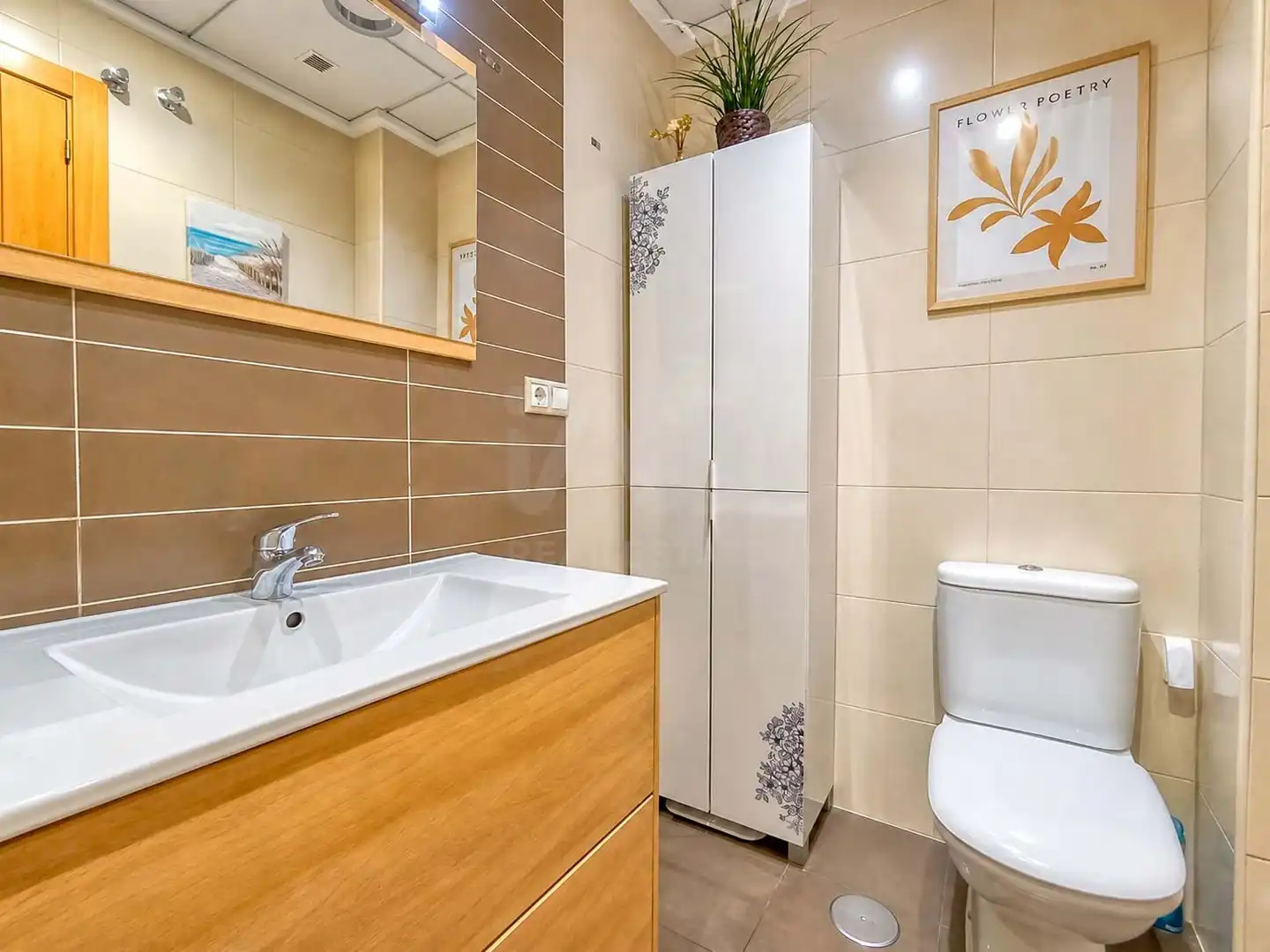 Bathroom of Flat for sale in Petrer  with Air Conditioner and Heating