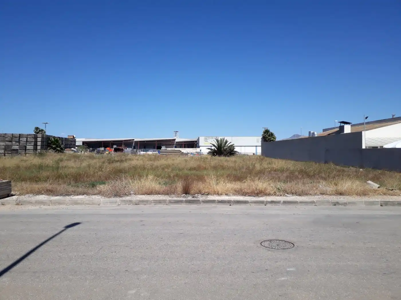 Terreny industrial en venda a Cox
