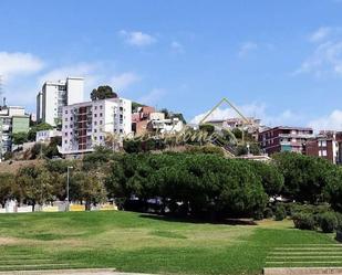 Vista exterior de Residencial en venda en Santa Coloma de Gramenet