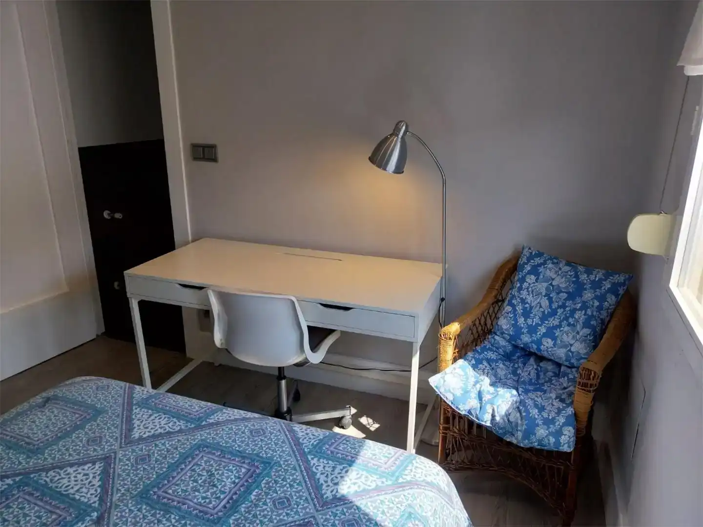 Bedroom of Attic for share in Bilbao   with Parquet flooring, Furnished and Balcony