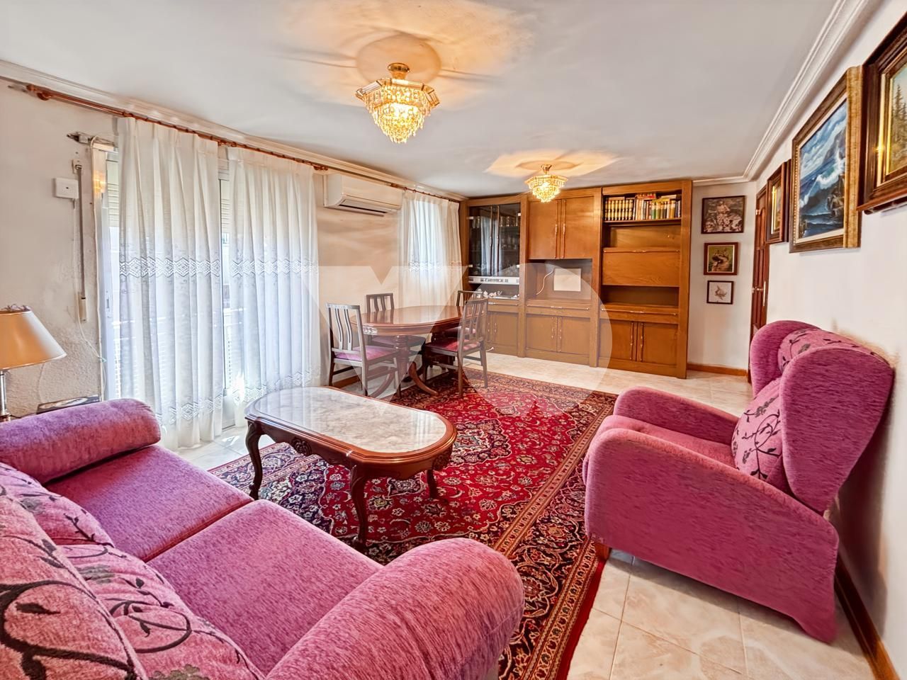 Sala d'estar de Apartament en venda en  Madrid Capital amb Aire condicionat, Calefacció i Moblat