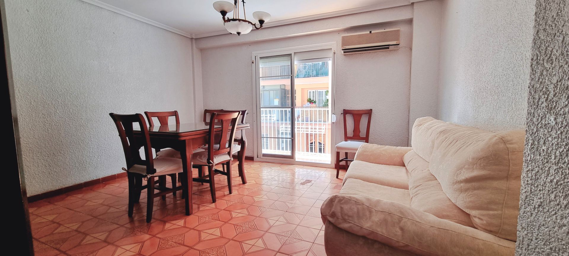 Living room of Flat for sale in  Valencia Capital  with Air Conditioner, Heating and Furnished