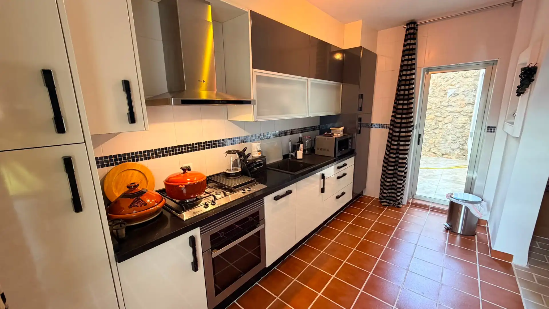 Cuina de Casa o xalet en venda en Níjar amb Aire condicionat, Terrassa i Moblat