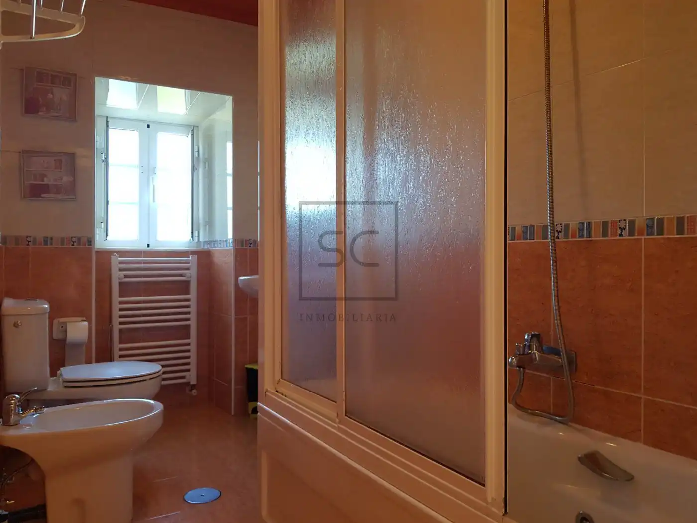 Badezimmer von Country house zum Verkauf in Laxe mit Heizung, Terrasse und Möbliert