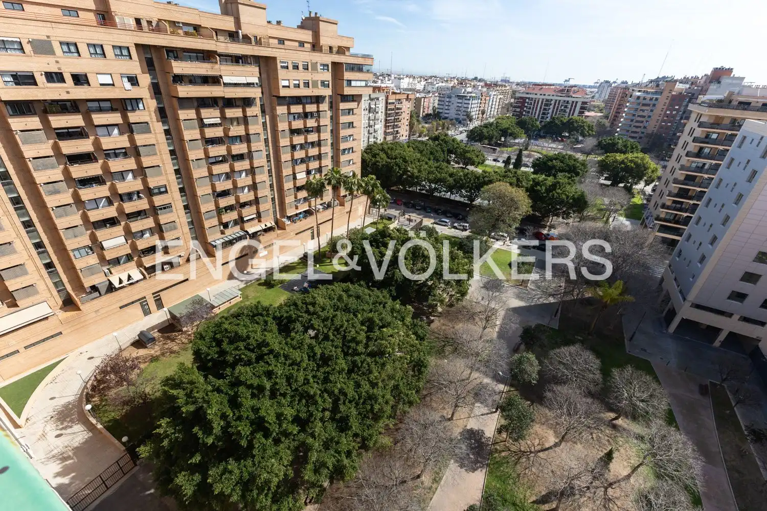 Außenansicht von Wohnung zum Verkauf in Valencia mit Klimaanlage, Heizung und Terrasse
