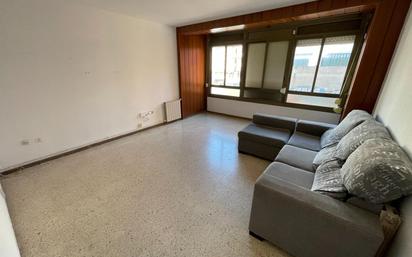 Sala d'estar de Pis en venda en Vilanova i la Geltrú amb Terrassa i Balcó