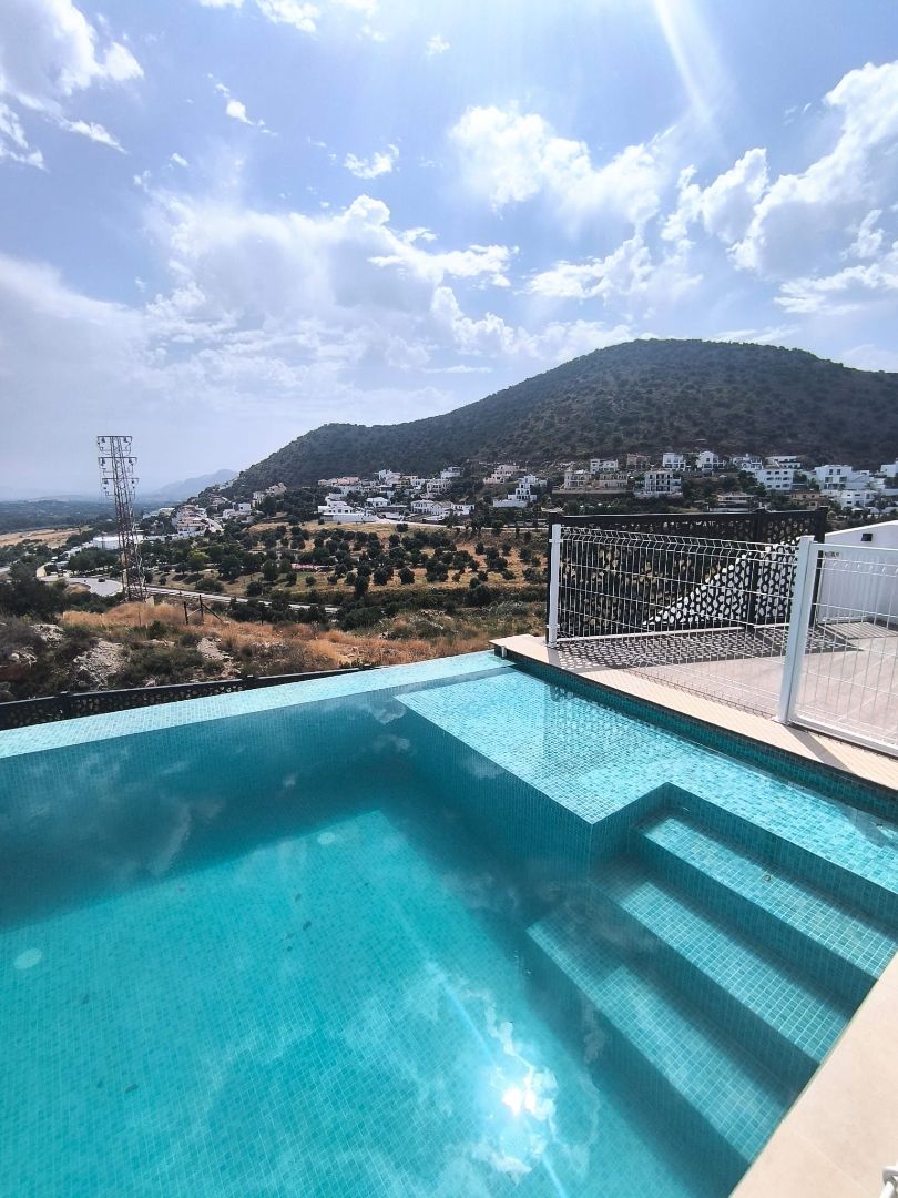 Swimming pool of House or chalet to rent in Coín  with Air Conditioner, Heating and Private garden