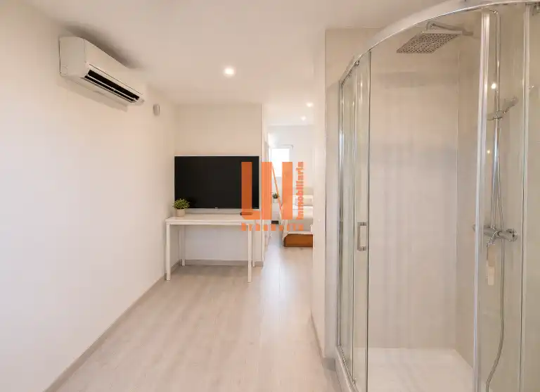 Habitación de Piso en venta en Madrid con Calefacción, Terraza y Piscina comunitaria