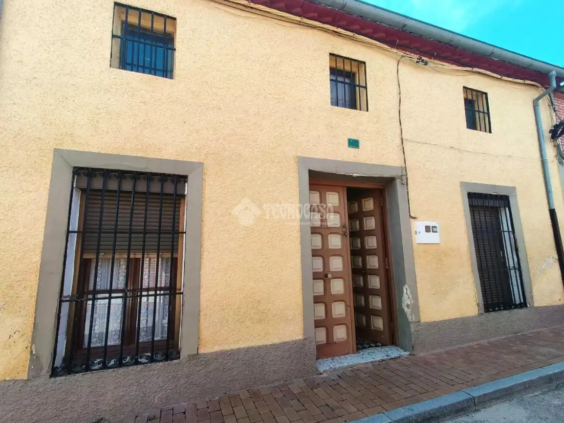 Vista exterior de Casa o chalet en venta en Villaverde de Medina