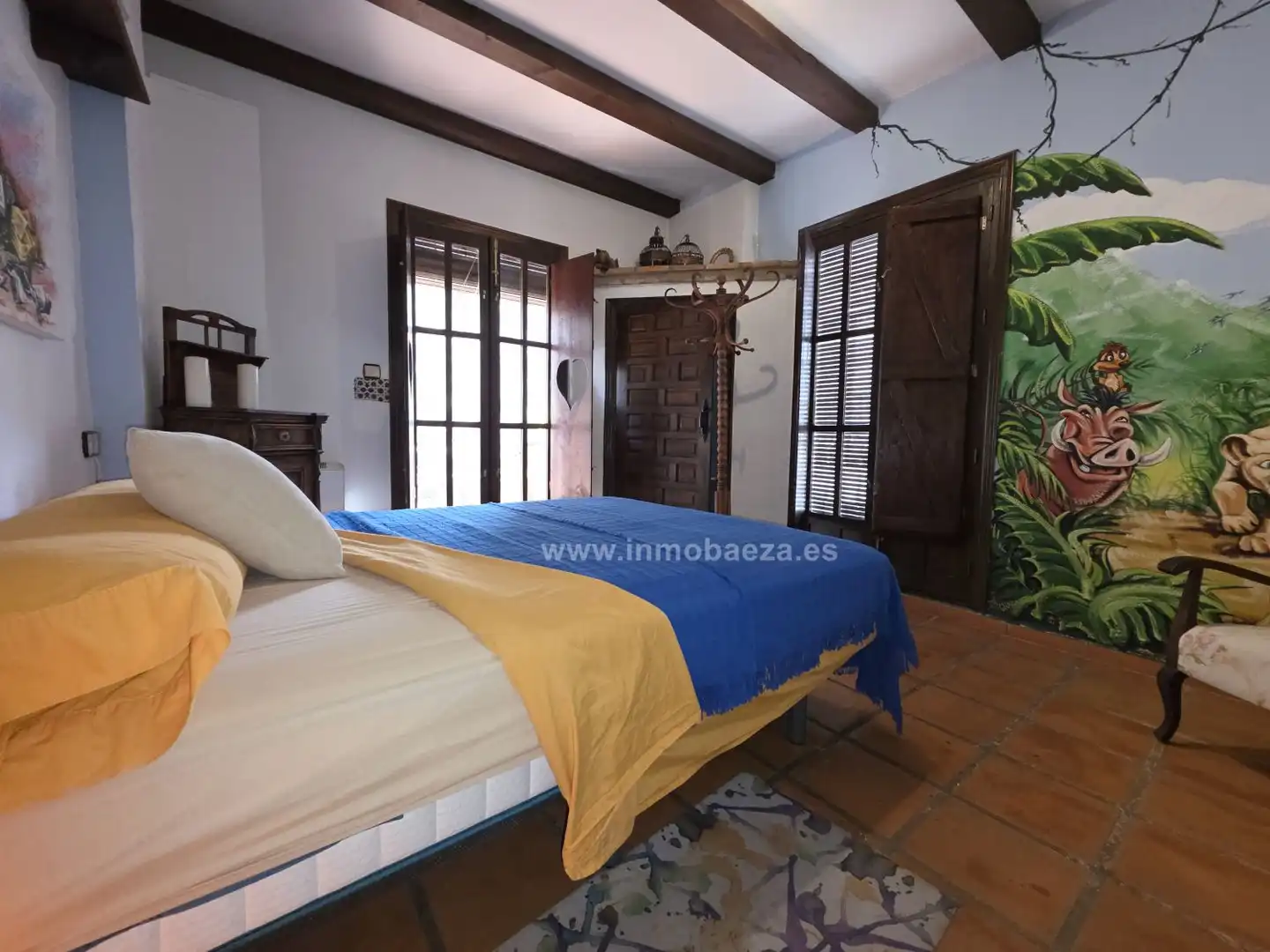 Dormitori de Casa o xalet en venda en Baeza amb Aire condicionat, Calefacció i Terrassa