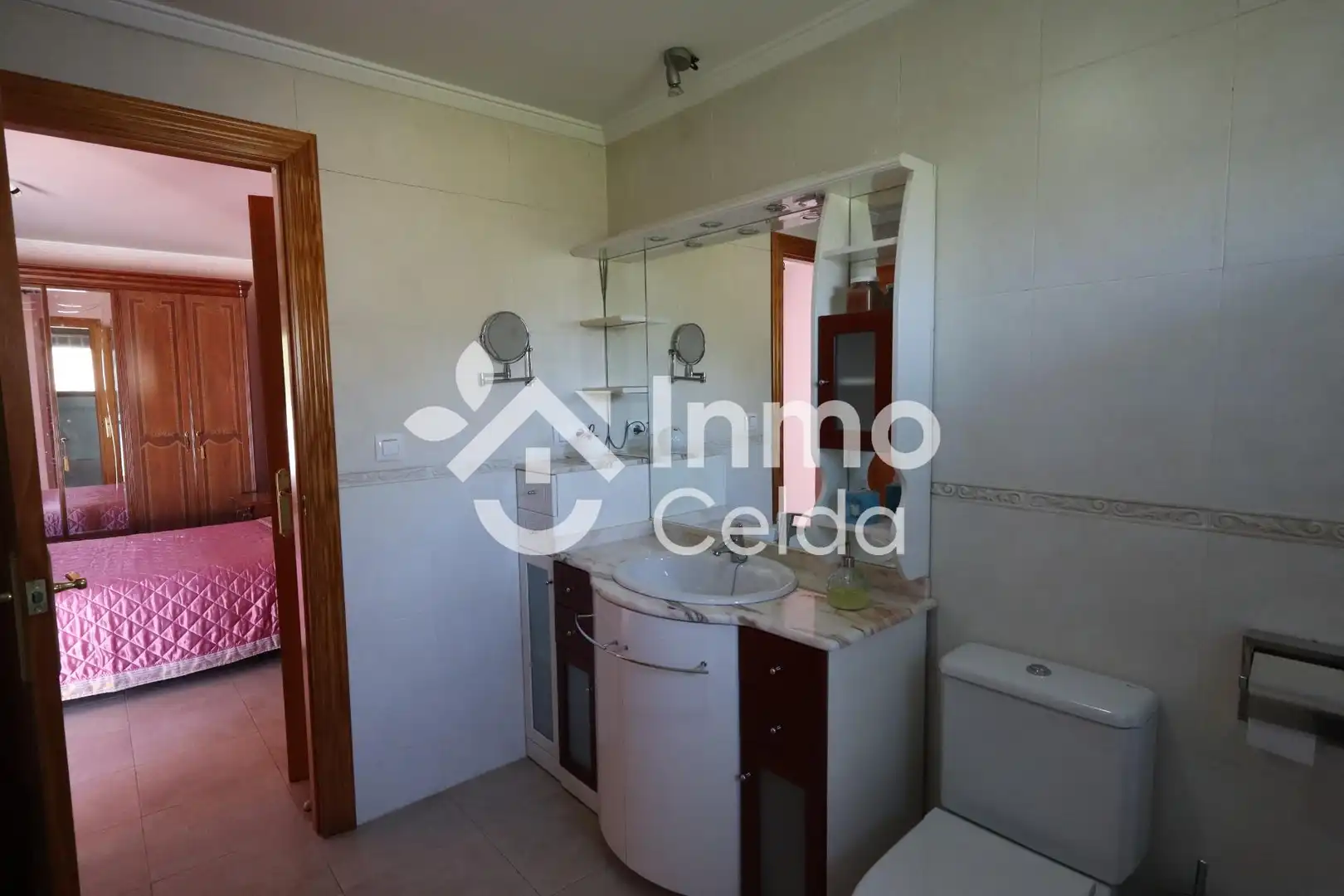 Baño de Casa adosada en venta en Chiva con Calefacción, Jardín privado y Terraza