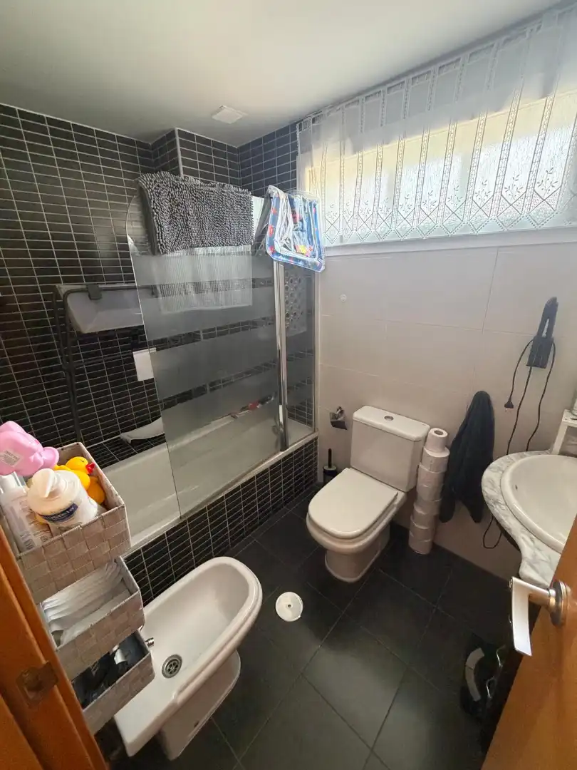 Baño de Piso en venta en Ávila con Calefacción, Terraza y Trastero
