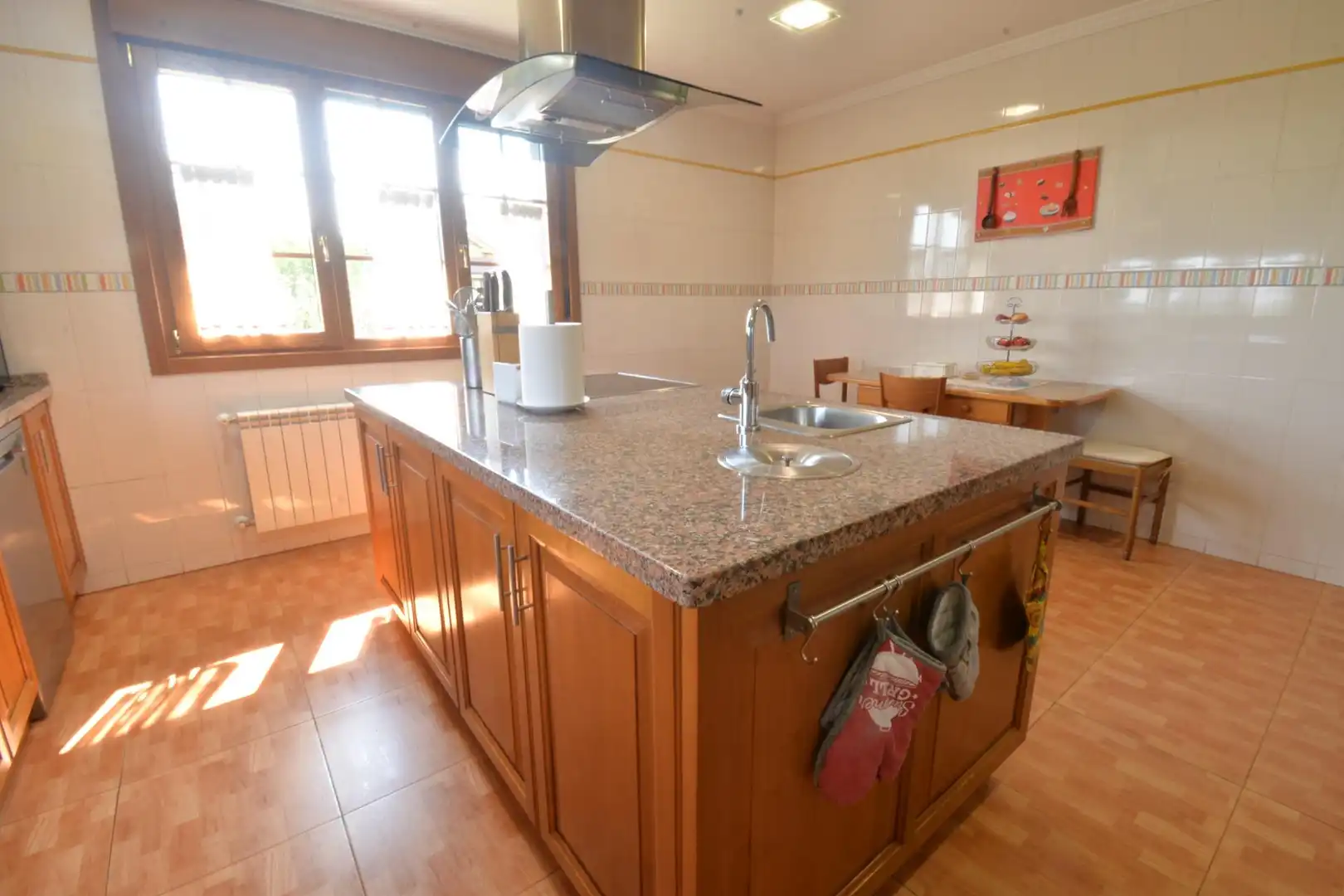Cocina de Casa o chalet en venta en Oviedo  con Calefacción, Jardín privado y Terraza
