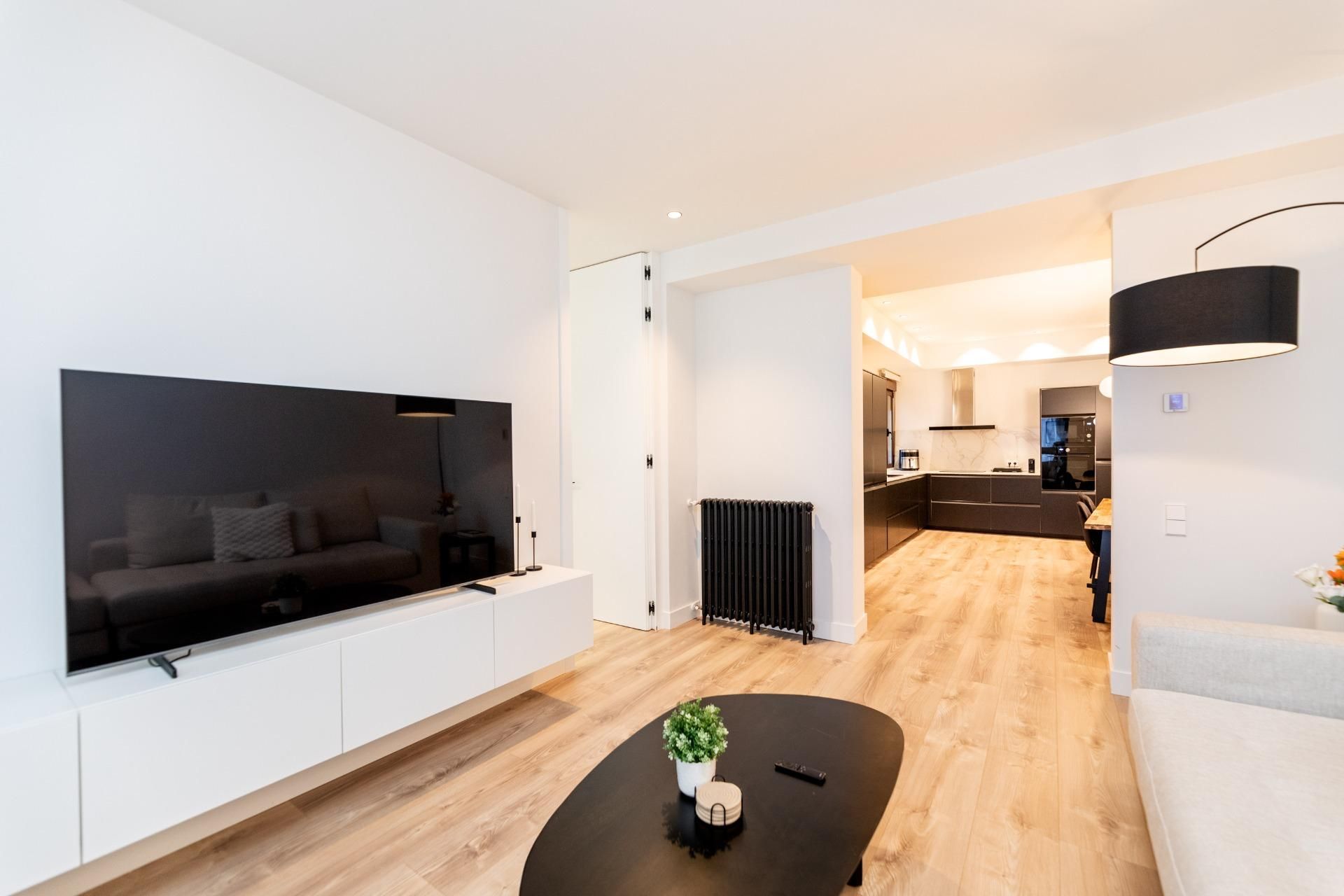 Living room of Flat for sale in  Madrid Capital  with Air Conditioner, Heating and Parquet flooring