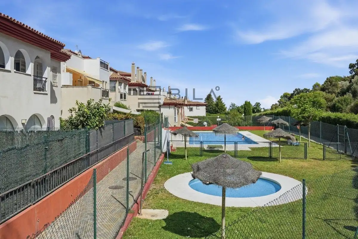 Penthouse with pool for sale in Los Nadales