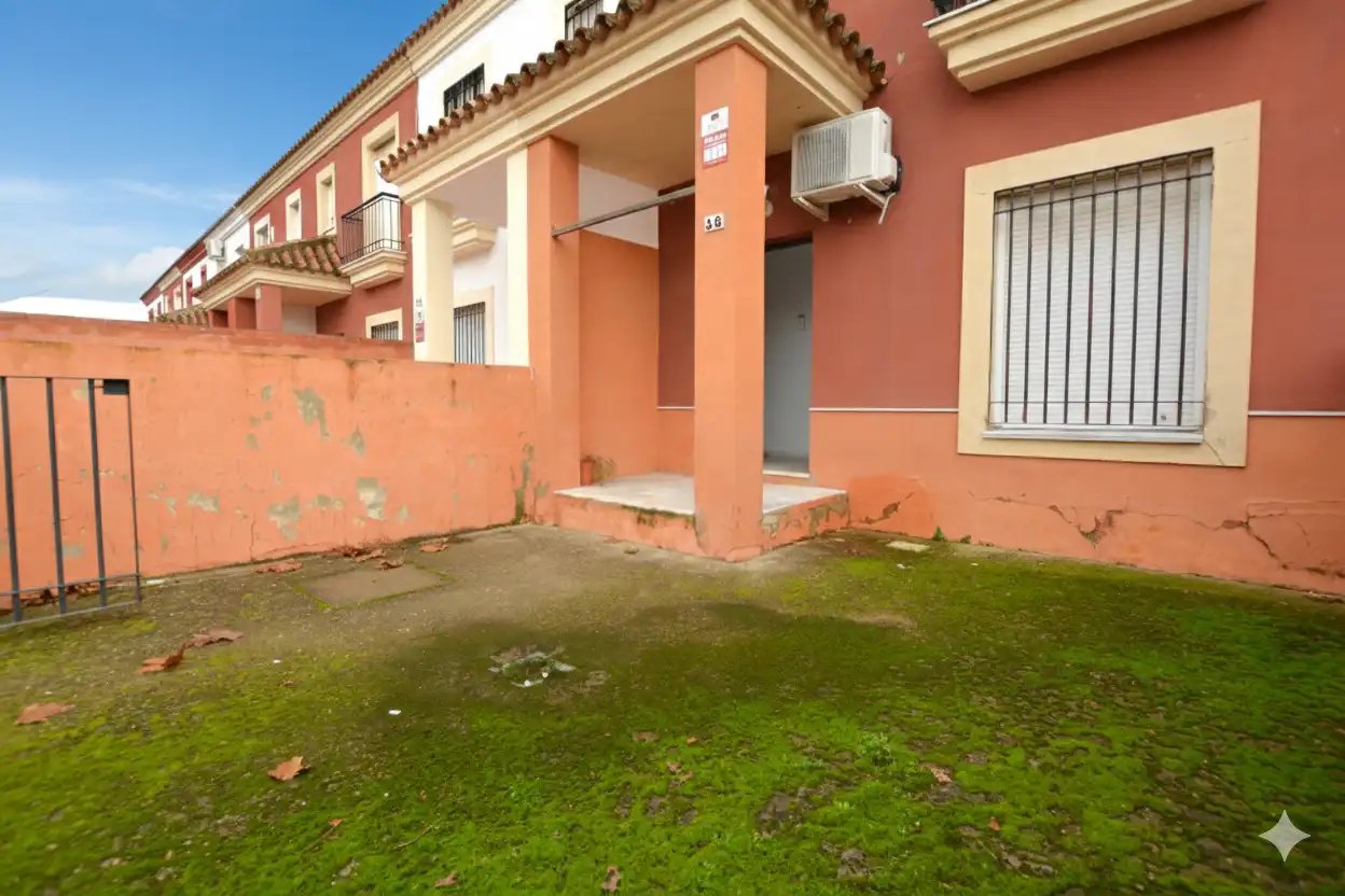 Vista exterior de Casa adosada en venta en Pilas con Aire acondicionado