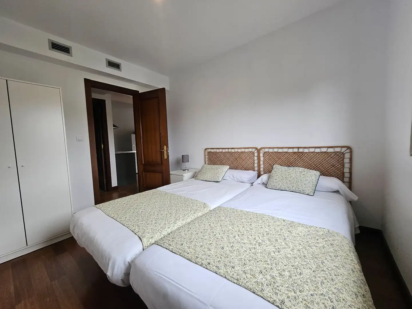 Habitación de Piso en venta en Alfoz de Lloredo con Aire acondicionado