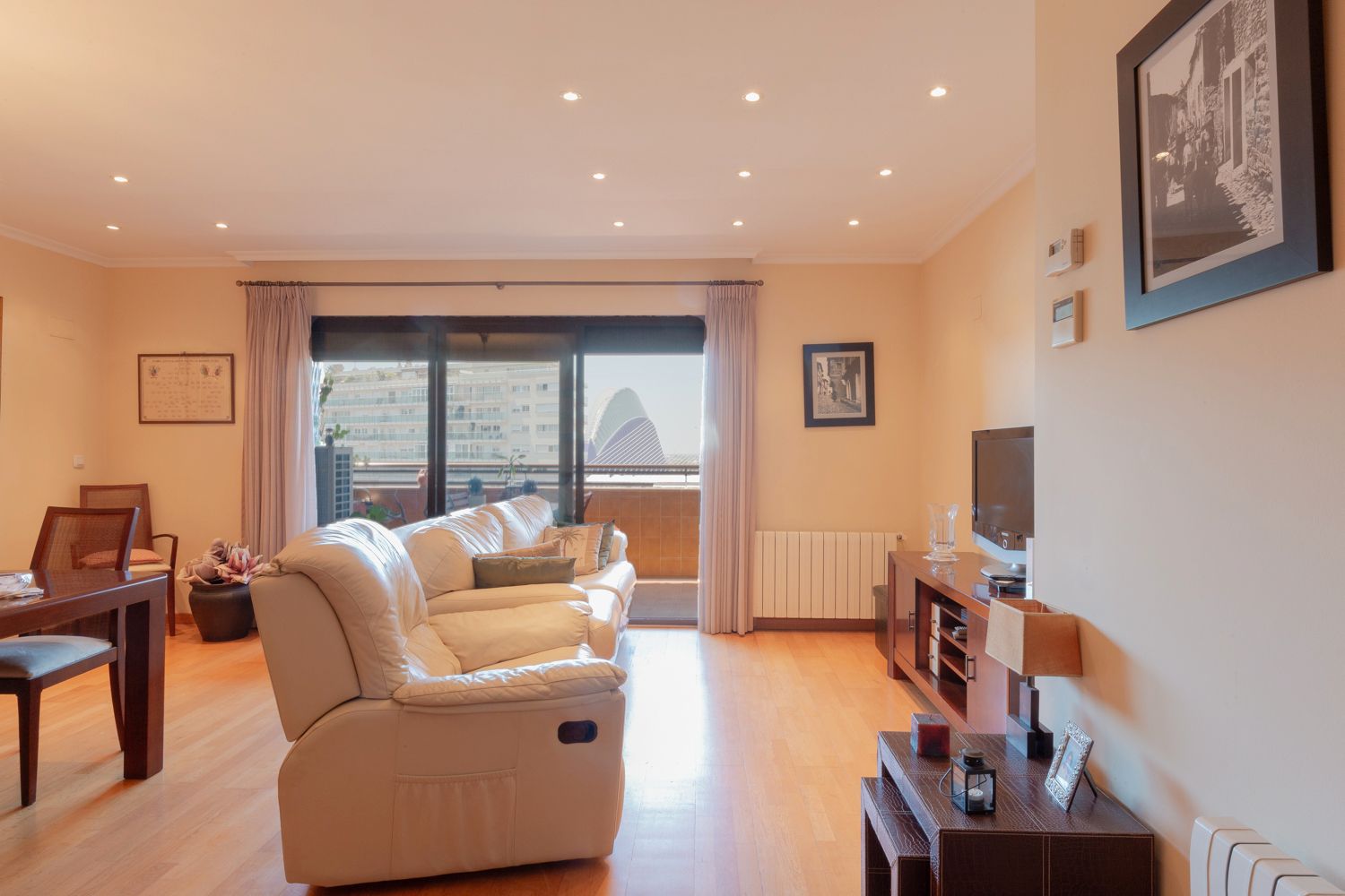 Living room of Flat for sale in  Valencia Capital  with Air Conditioner, Heating and Terrace