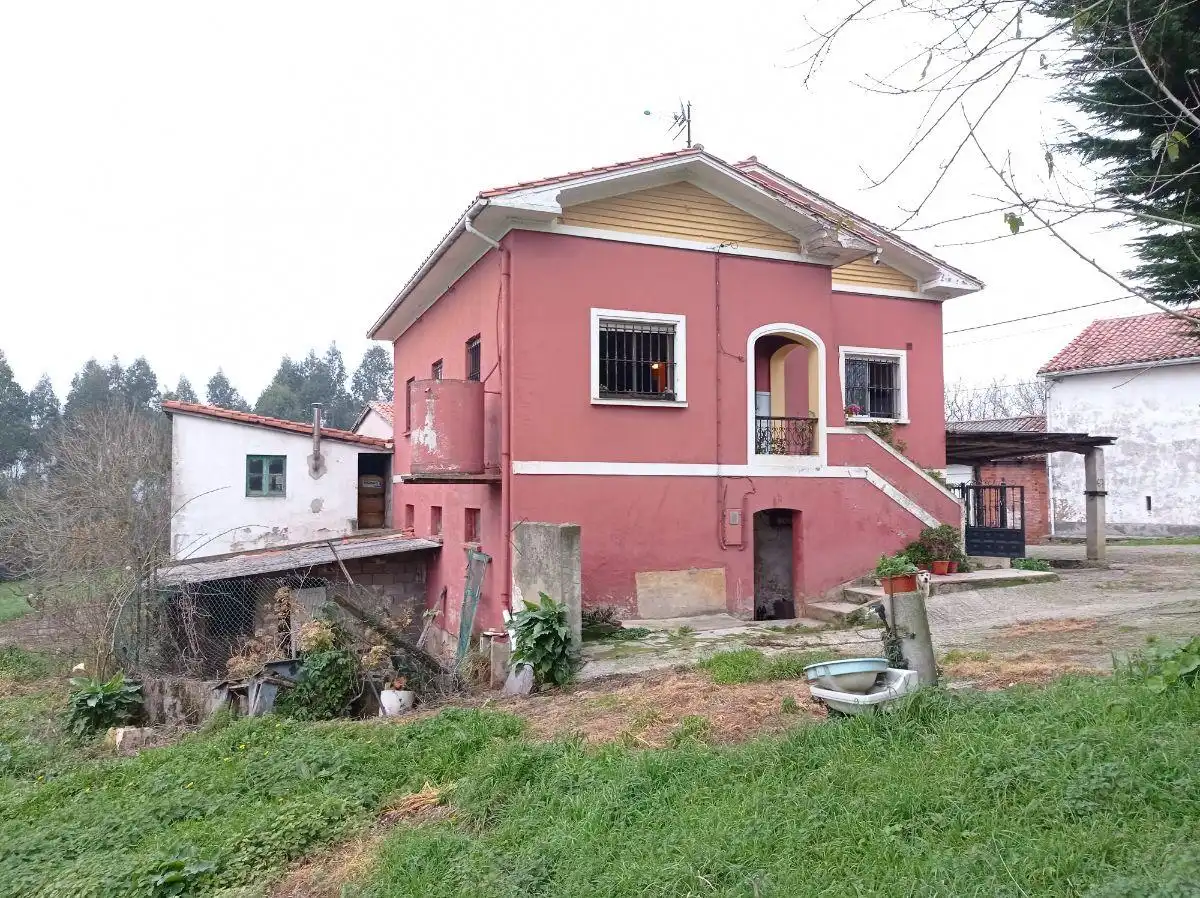 Vista exterior de Casa o chalet en venta en Llanera con Calefacción, Trastero y Amueblado