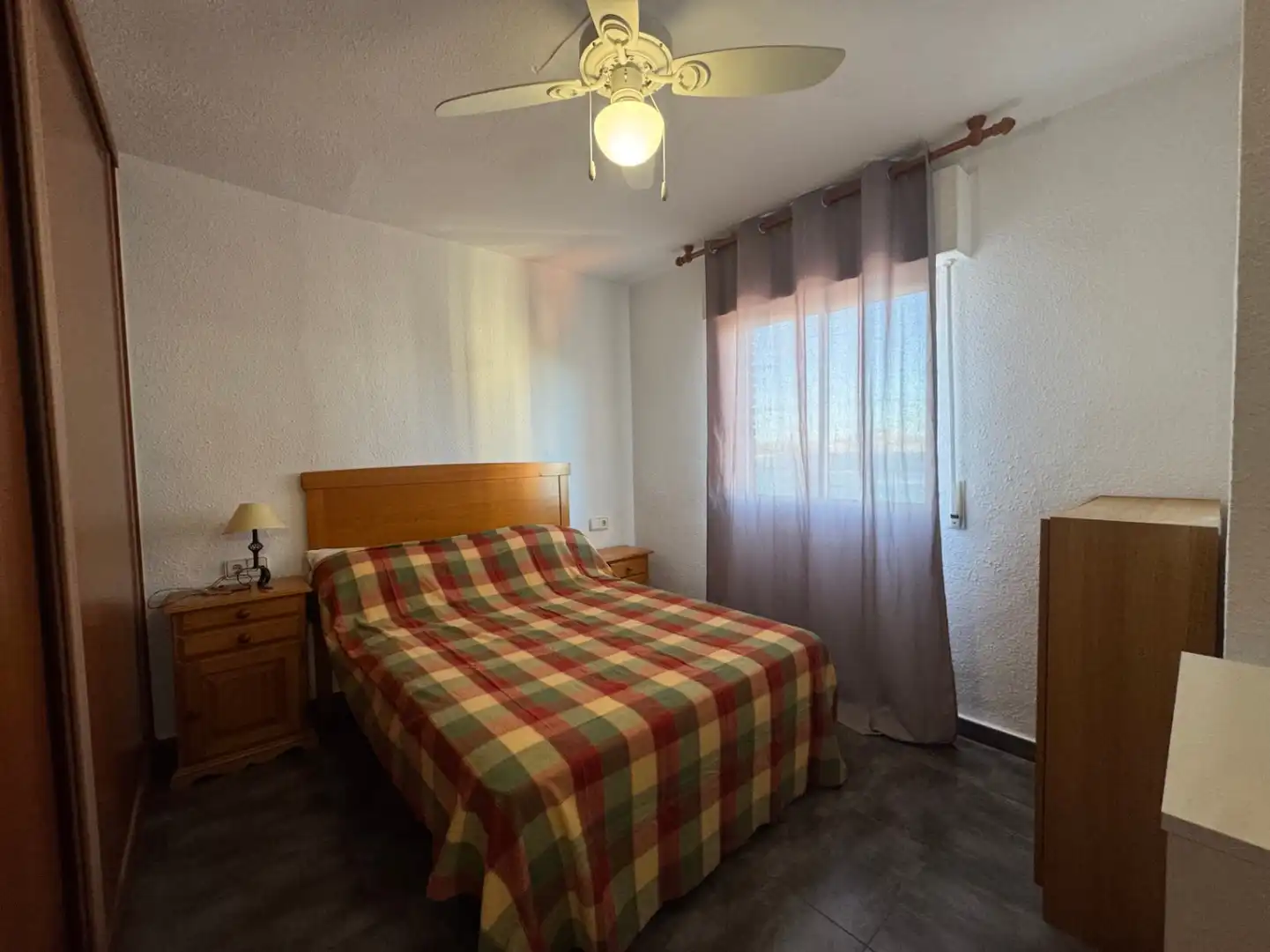 Habitación de Apartamento en venta en Calpe / Calp con Aire acondicionado, Trastero y Piscina
