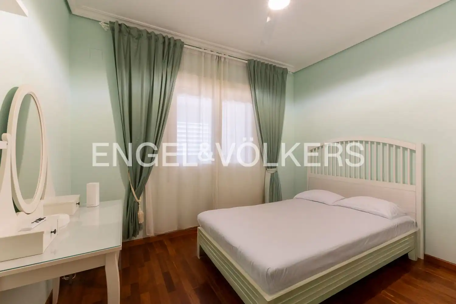 Dormitori de Casa o xalet en venda en Oropesa del Mar / Orpesa amb Aire condicionat, Calefacció i Jardí privat
