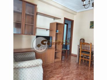 Piso con balcón en alquiler en antonio gotor
