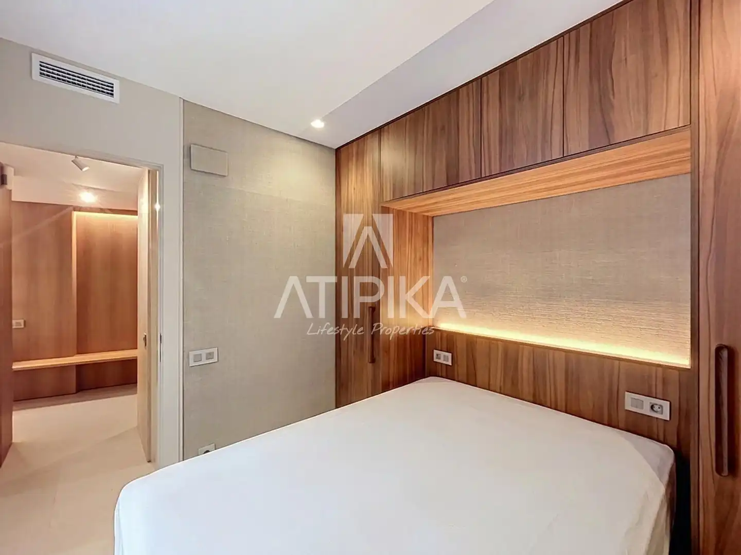 Bedroom of Flat for rent in Barcelona  with Air Conditioner, Terrace and Furnished