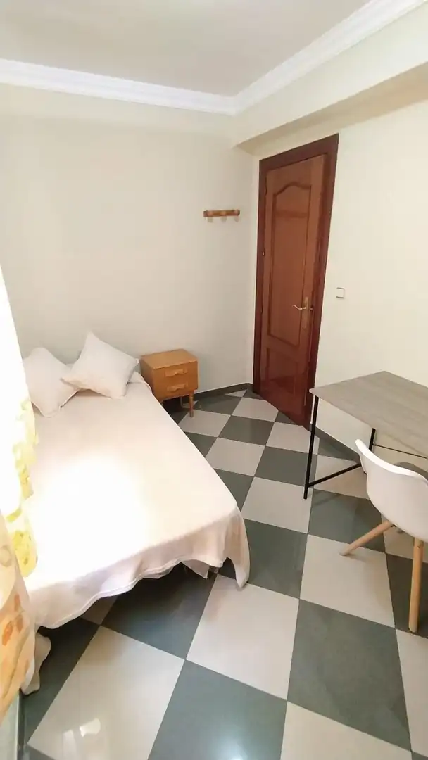 Habitación de Piso de alquiler en Málaga con Aire acondicionado y Amueblado