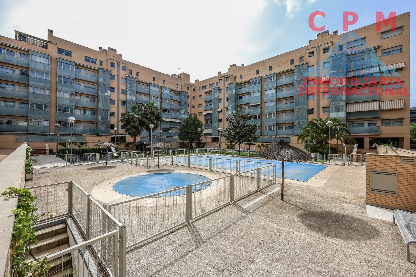Schwimmbecken von Wohnung zur Miete in  Madrid Capital mit Klimaanlage, Heizung und Parkett