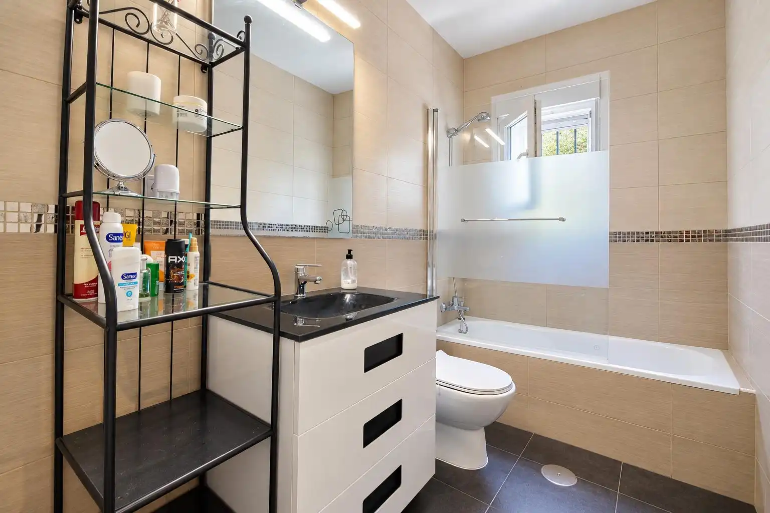 Bany de Casa o xalet en venda en Villa del Prado, Madrid