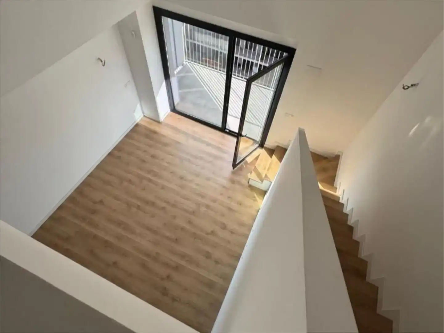 Flat for sale in Badalona  with Air Conditioner, Swimming Pool and Balcony