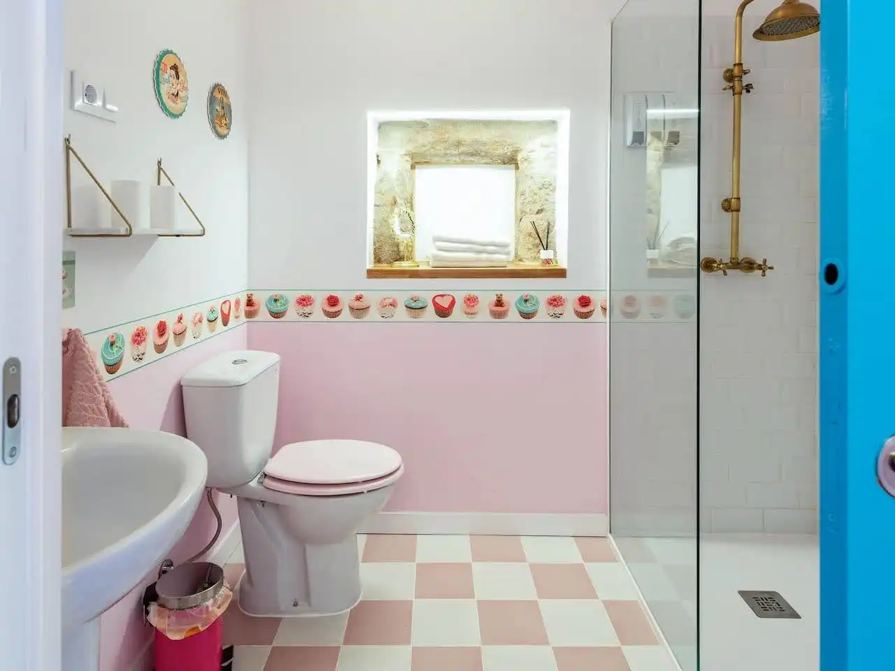 Bathroom of Detached homes for sale in Corcubión, A Coruña