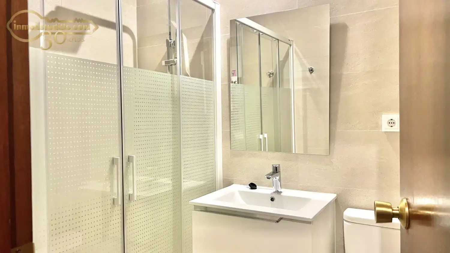 Baño de Casa adosada de alquiler en Villaviciosa de Odón con Aire acondicionado y Calefacción